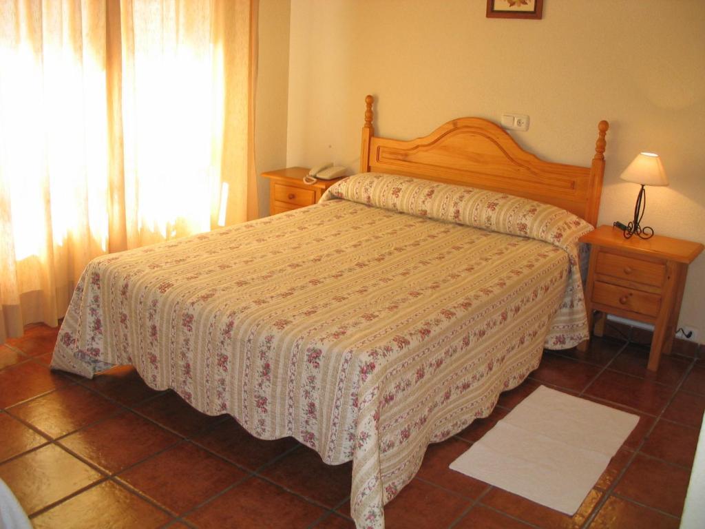 Hotel Valle Del Jerte Los Arenales Oda fotoğraf